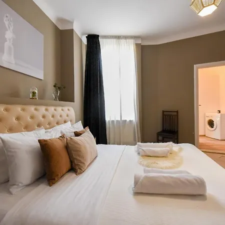 Amazing Location & Elegant Apt - Old Town * Bucharest