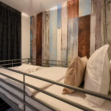 Amazing Location & Elegant Apt - Old Town Apartment