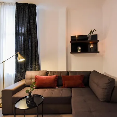 Amazing Location & Elegant Apt - Old Town Apartment Bucharest